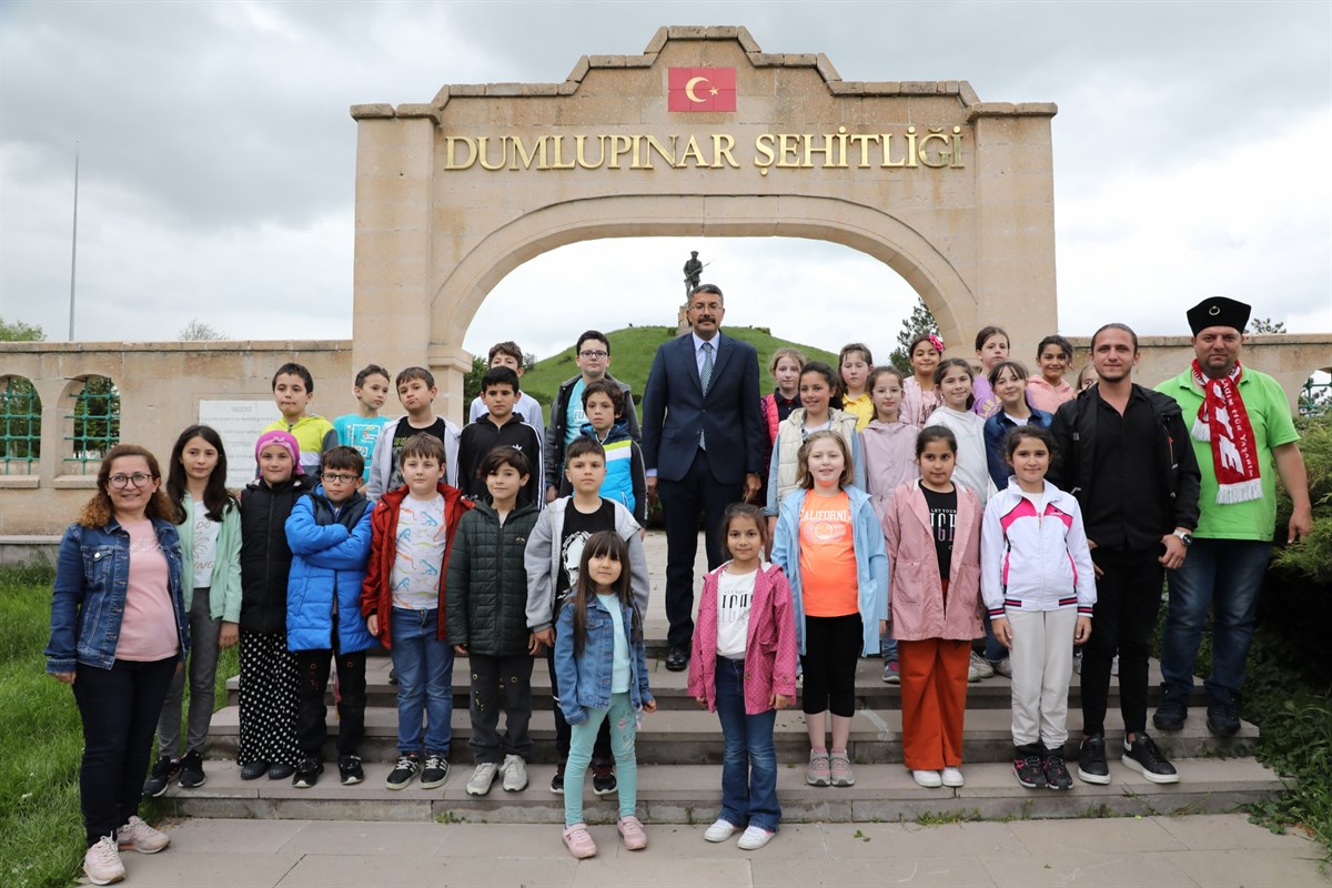 Vali Ali Çelik, Dumlupınar’daki çalışmaları inceledi